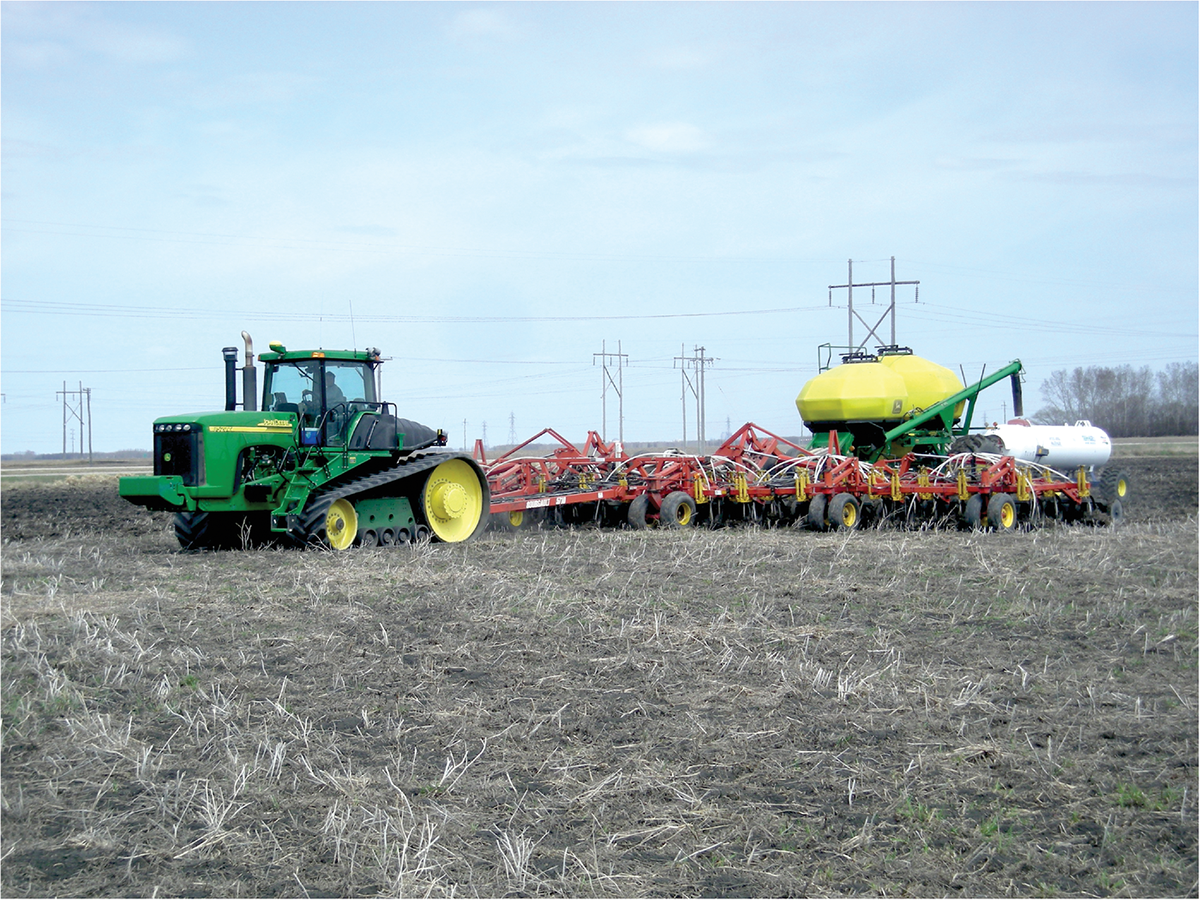 One-pass planting and fertilizing in Manitoba. Photo by Don Flaten.