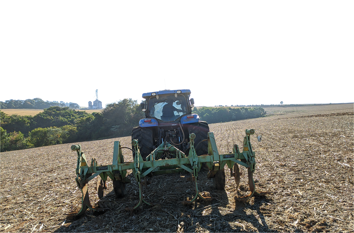 Strategic tillage in on a Brazil farm. Photo courtesy of Bruno Montoani Silva and Devison Souza Peixoto.