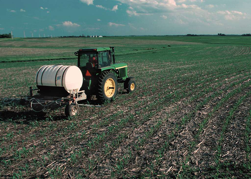 Applying nitrogen fertilizer