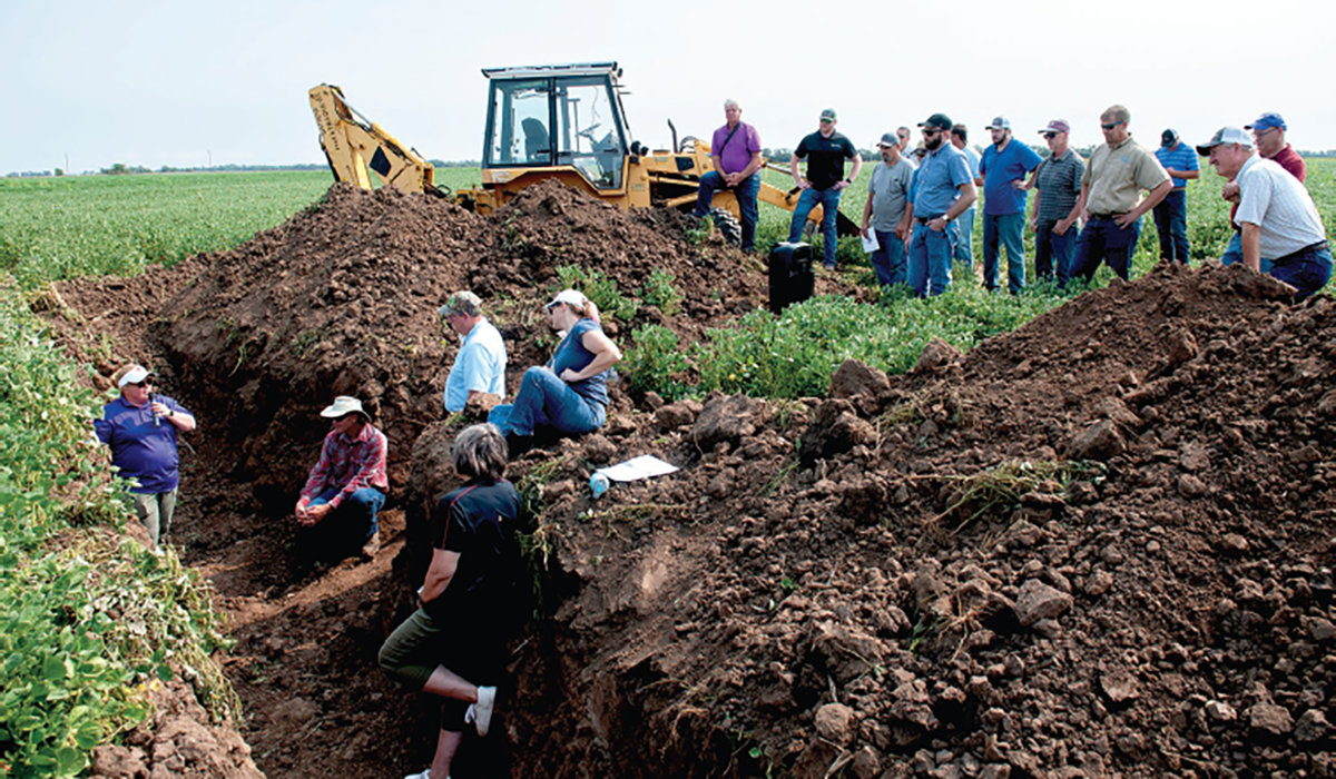 Farmers need practical information about soil microbes and their impacts on agricultural systems, and in-person field days are an important tool for communication. Photo courtesy of Flickr/K-State Research and Extension. Courtesy of this Creative Commons license (https://creativecommons.org/licenses/by/2.0/).