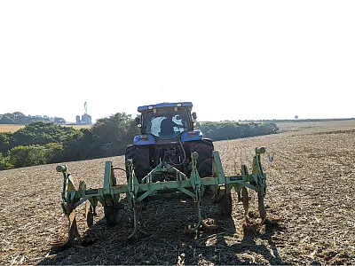 Strategic tillage in on a Brazil farm. Photo courtesy of Bruno Montoani Silva and Devison Souza Peixoto.