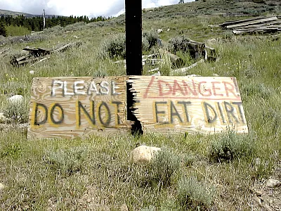 A Superfund site at a former mine in Leadville, CO, before it was treated with biosolids and lime. Photo by Chuck Henry.