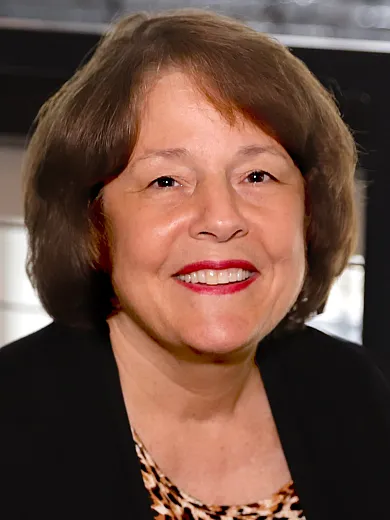 Photo of Dr. Linda S. Lee