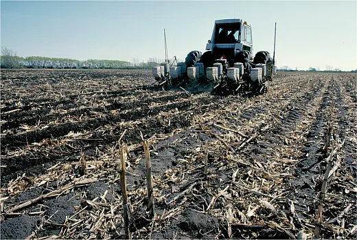 Reduced and noâtill practices improve soil structure, reduce erosion, increase soil carbon sequestration and water penetration, and allow for more diverse soil microbial communities to develop. Photo courtesy of USDA. 